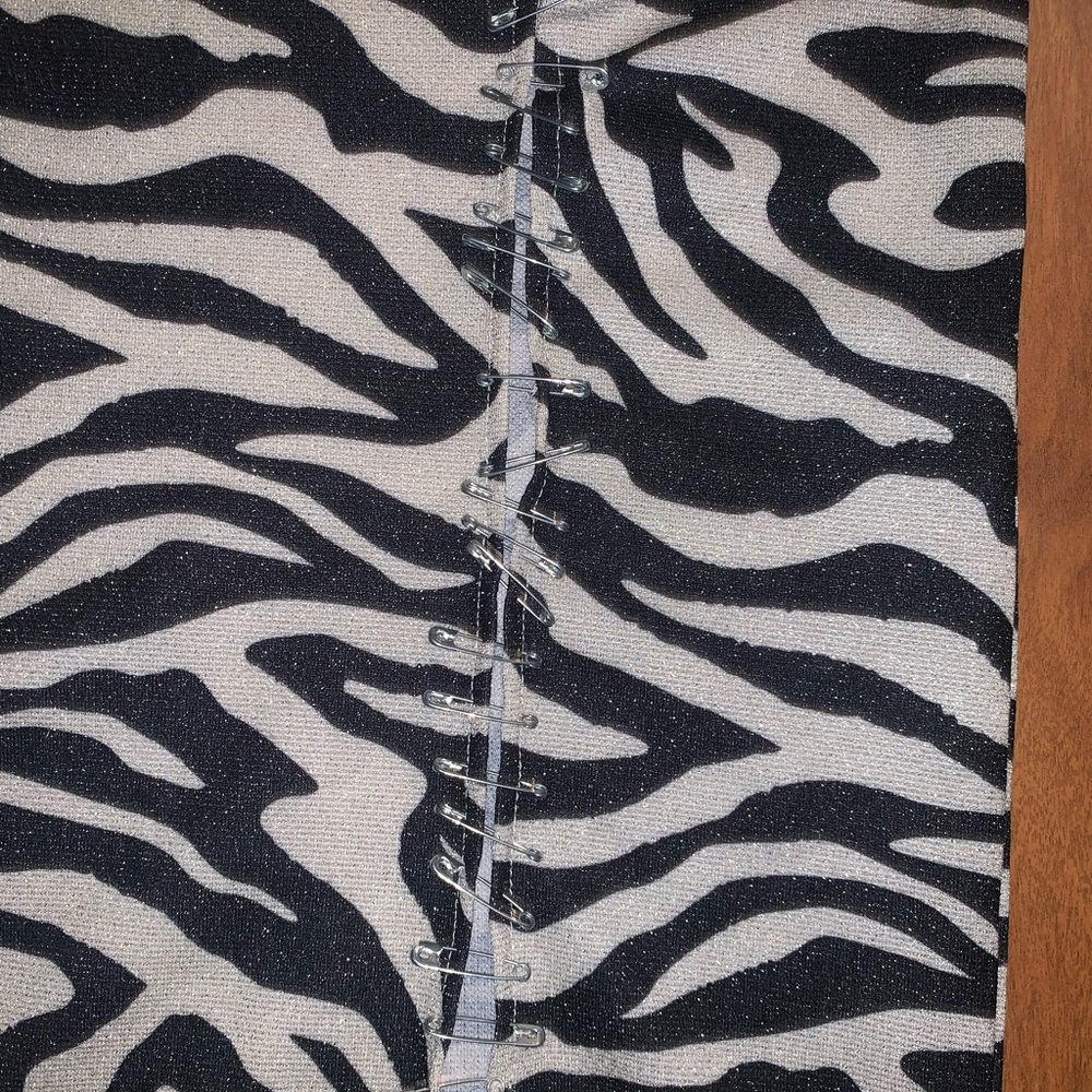 H&M Black and White Midi Pencil Skirt - Picture 2 of 3